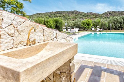 Luxury Villa Laura - new infinity pool, relax and privacy for your holidays