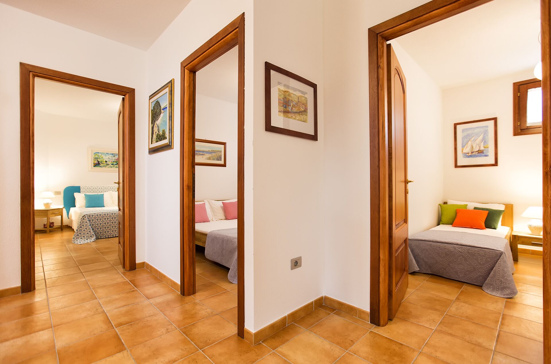 5 chambres, fer et planche à repasser, Wi-Fi gratuit, draps fournis