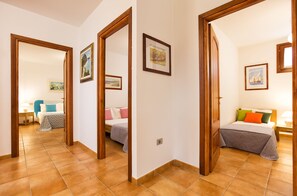 5 室のベッドルーム、アイロン / アイロン台、WiFi (無料)、ベッドシーツ