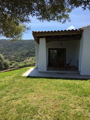 Terrace/patio - Vacation home with use of condominium pool (Tanaunella)