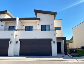 Exterior - Modern Kanab Family Townhome by Downtown, Near Zion, Bryce, Lake Powell! (Kanab)