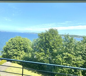 Property grounds - Vacation apartment with a fantastic view of the Kiel Fjord (Kiel)