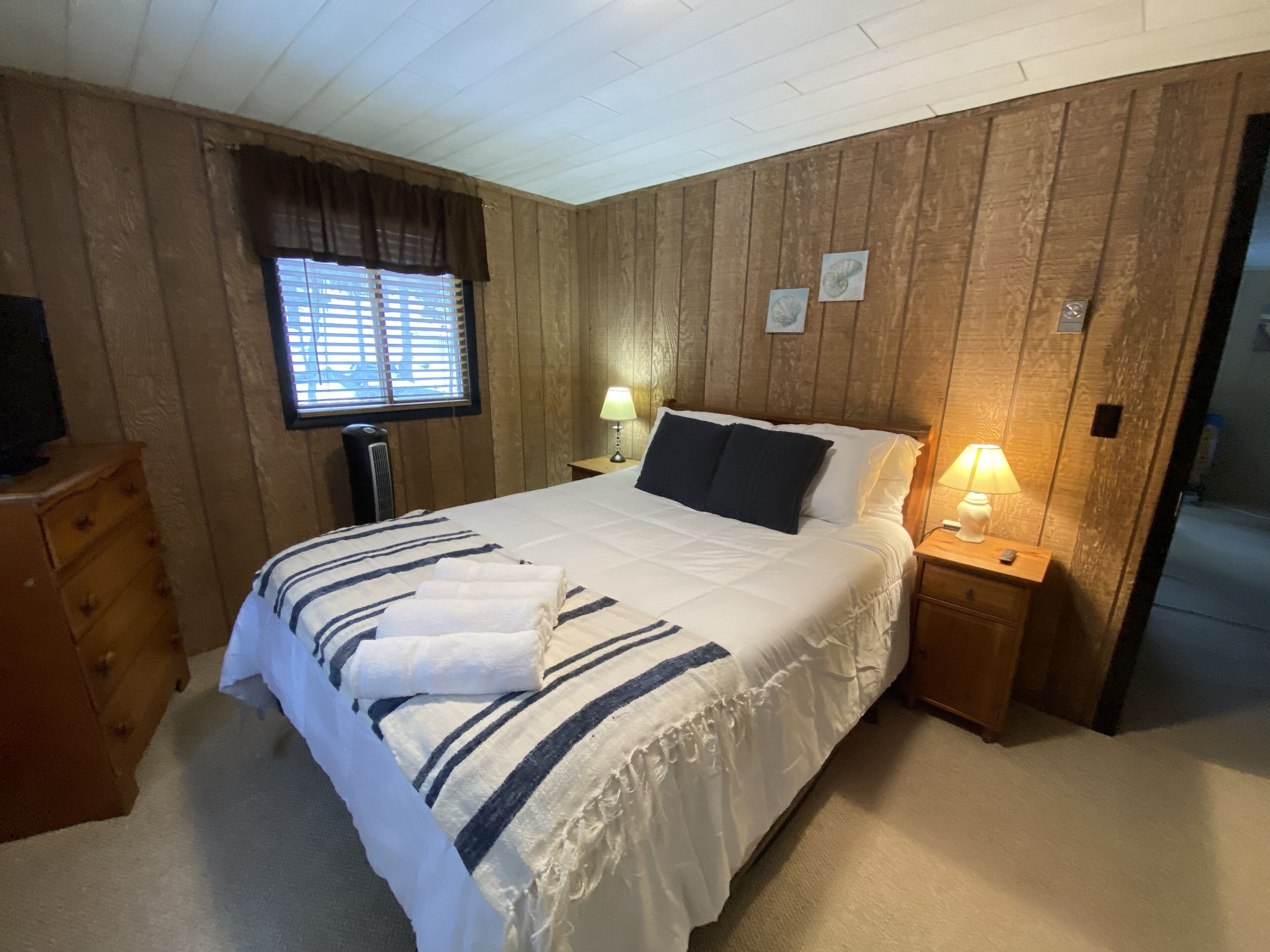 3 chambres, fer et planche à repasser, accès au Wi-Fi (inclus)