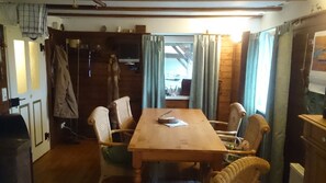 Dining - Ferienhaus mit Garten im Donautal, Jagdhüsli (Irndorf)