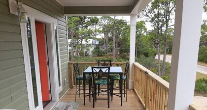 Flip Flop Inn Large Fenced yard Golf Cart