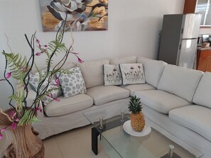 TV - 2bd top-floor condo in luxury resort, near everything! Pool wifi cable TV A/C (Sosúa)