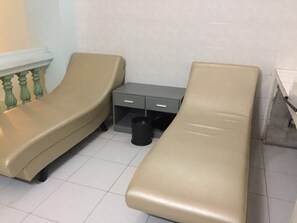In-room dining - Golden Bridge Guest House (Phnom Penh)