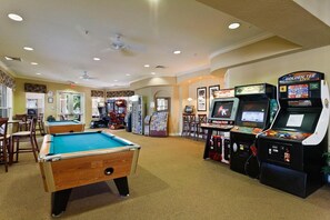 Spielezimmer
