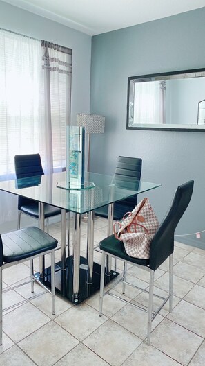 Dining - Immokalee road close to everything (Naples)