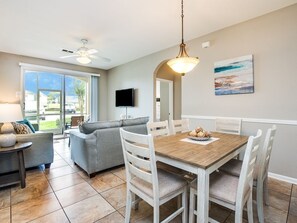 Interior - Cozy, Modern Condo, Communal Pool, Close To Disney (Kissimmee)