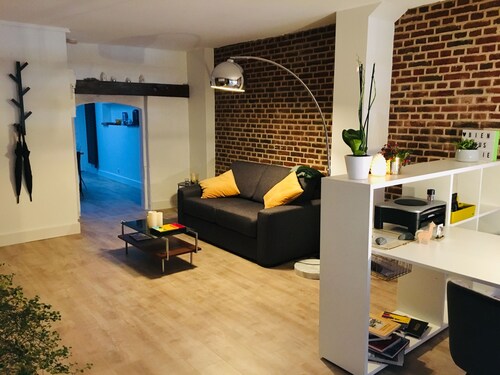 Lovely, cosy furnished apartment for 4 people. Vieux-Lille with parking
