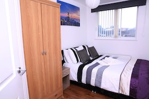 2 bedrooms, iron/ironing board, WiFi, bed sheets