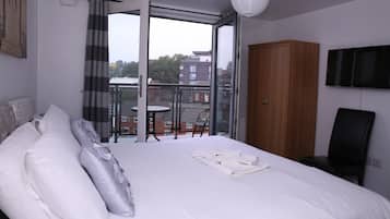 2 quartos, ferros/tábuas de passar roupa, Wi-Fi, roupa de cama