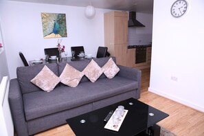 TV - The Penthouse With Balcony (29)  (Oldham)