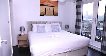 The Penthouse With Balcony (29)