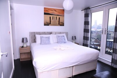 The Penthouse With Balcony (29)