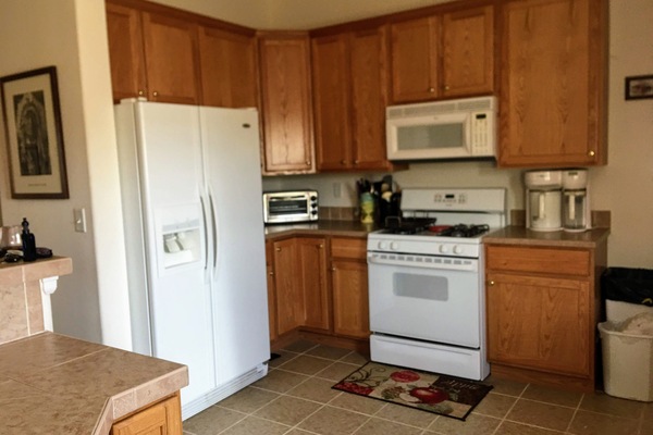 Geladeira, micro-ondas, fogão, cooktop