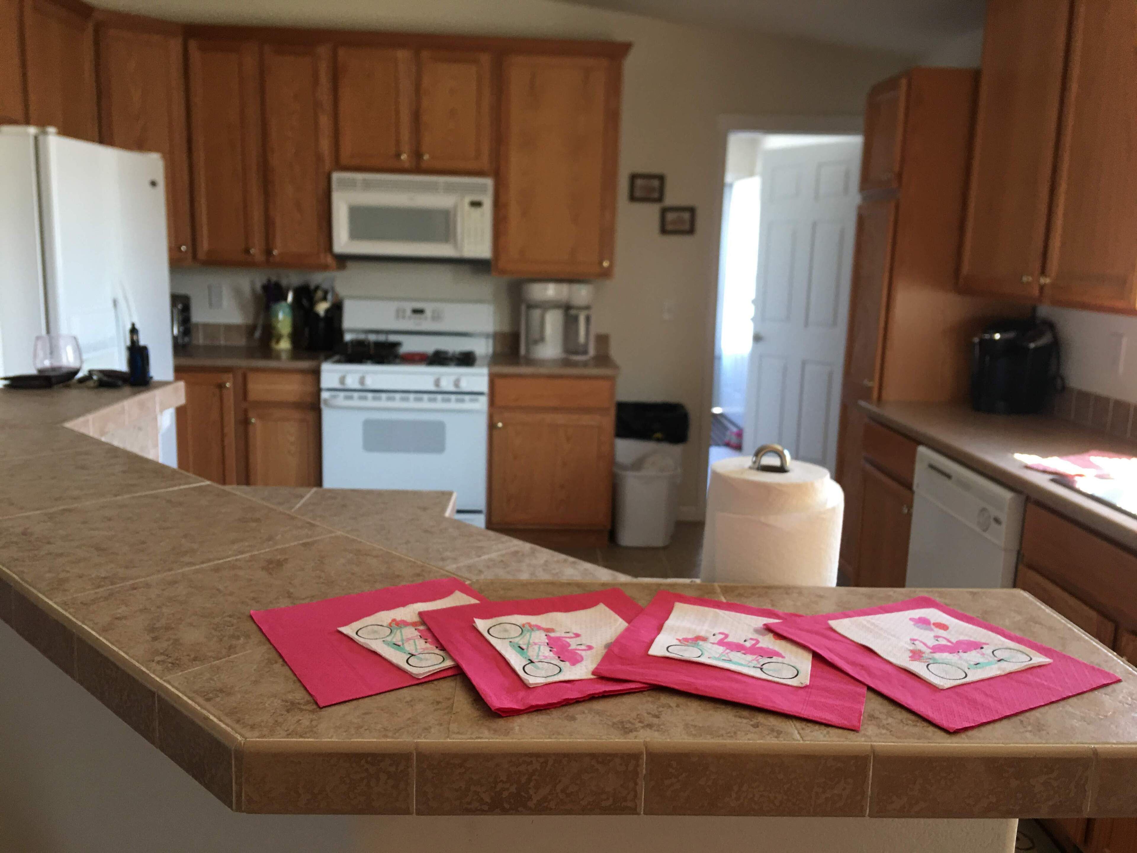 冰箱、微波炉、烤箱、炉灶