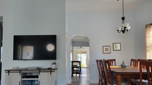 Dining - Relaxing Getaway on the Island.  (Cape May)