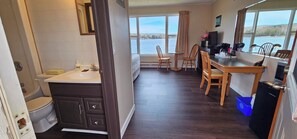 Panoramic Room, 1 Katil Ratu (Queen), Ensuite, Ocean View | Peralatan tempat tidur premium, tilam berlapik 