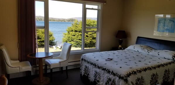 Habitación panorámica, 1 cama Queen size, baño en la habitación, vista al océano | Ropa de cama de alta calidad y camas con pillow-top 