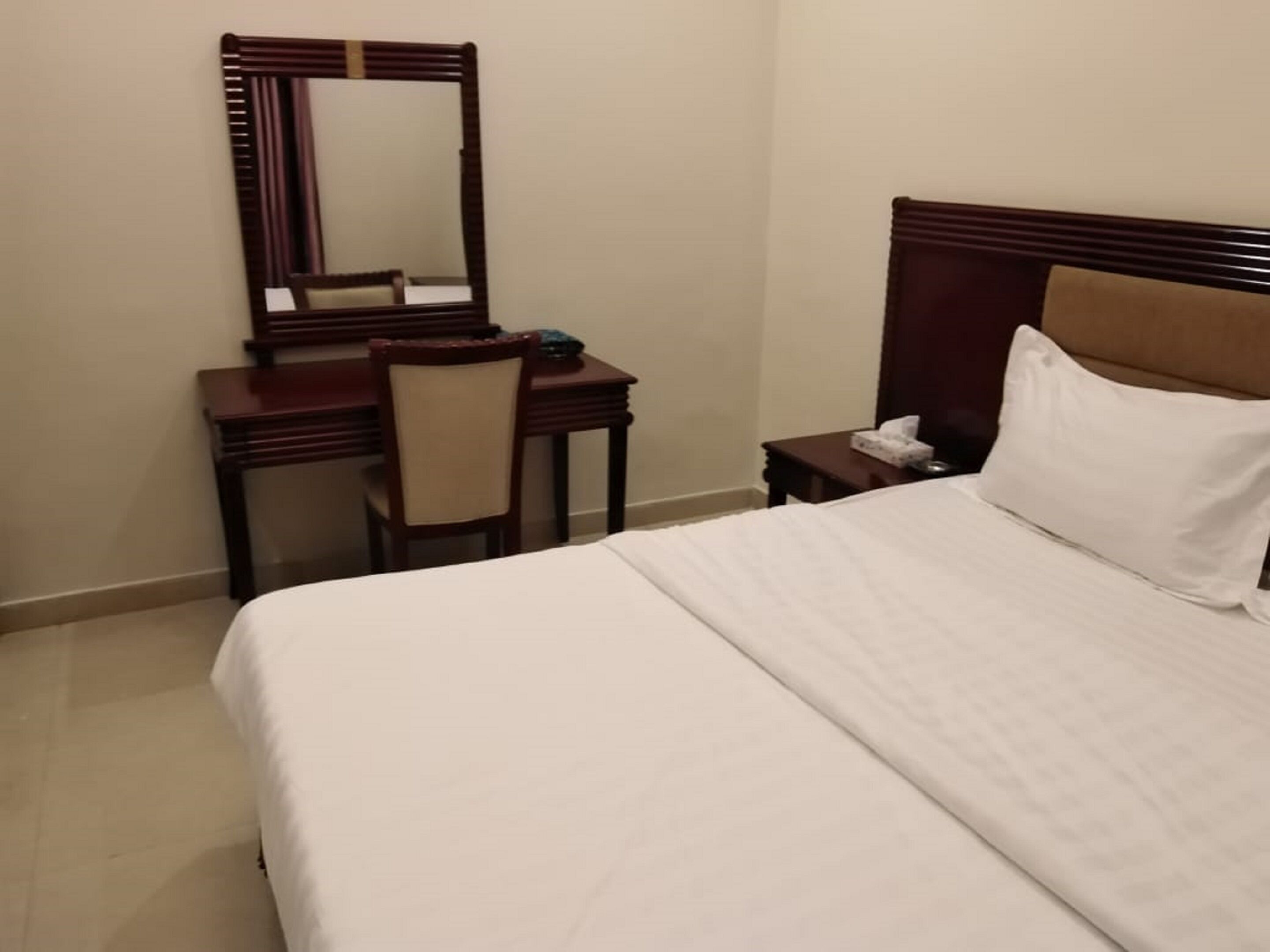 Zimmersafe, individuell dekoriert, individuell eingerichtet