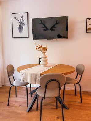 Dining - Vacation apartment Schermacher - swimming pool / sauna incl. (Bad Lauterberg im Harz)
