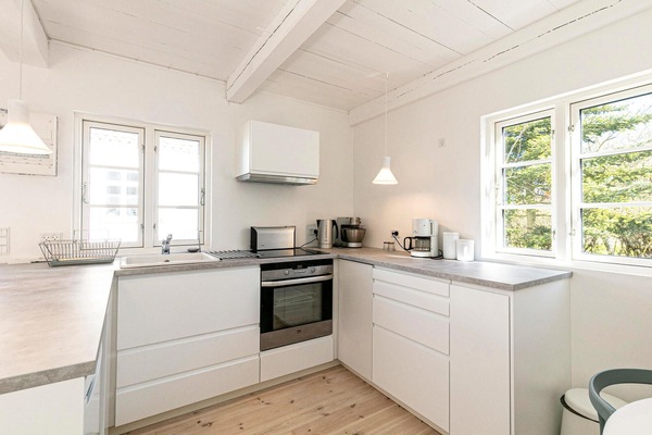 Refrigerador, placa de cocina, cafetera/tetera