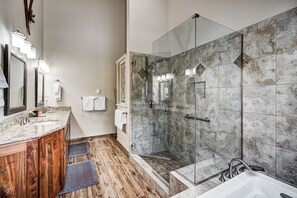 Bathtub, jetted bath, towels