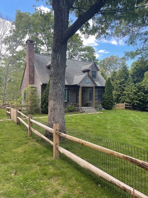 Exterior - Vineyard Haven, Close to town and Lake Tashmoo (Vineyard Haven)