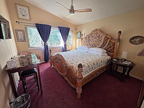 3 bedrooms, in-room safe, desk, iron/ironing board - Osprey Nest on magical "Orcas Island", Eastsound. (Eastsound)