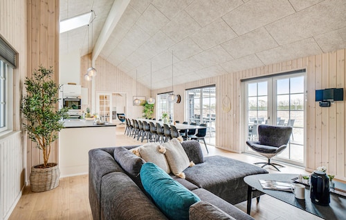 Cozy home in Nørre Nebel with sauna