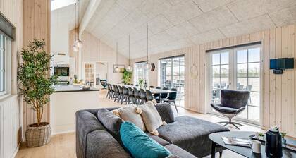 Cozy home in Nørre Nebel with sauna