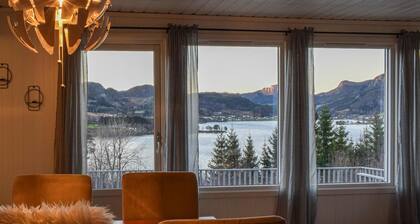 5 bedroom pet friendly home in Eiken