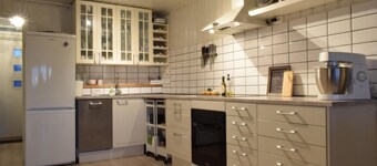 5 bedroom pet friendly home in Eiken