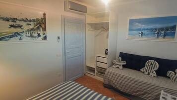 2 Schlafzimmer, Zimmersafe, BĂŒgeleisen/BĂŒgelbrett, Reisekinderbett