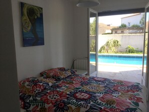 4 bedrooms, WiFi, bed sheets - Villa and pool near the sea (Lattes)