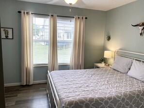 5 habitaciones, escritorio, tabla de planchar con plancha y wifi gratis