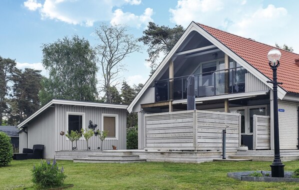 Exterior - Gorgeous home in Listerby (Listerby)