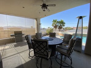 Outdoor dining - 78'Boat/RV Garage, Pool, Spa, Casita, Lake Views,Near Marina, 4Bedroom,3Bath (Lake Havasu City)