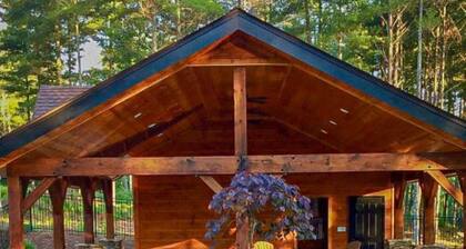 Lake James Country-style House - Deep Cove, Pool, Screen Porch, Kayaks & SUP!