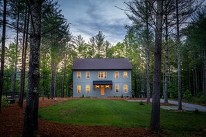 Exterior - Lake James Country-style House - Deep Cove, Pool, Screen Porch, Kayaks & SUP! (Nebo)