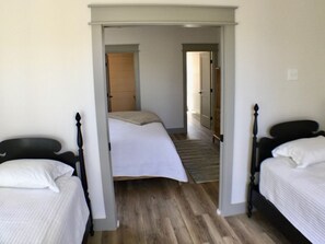 4 bedrooms, iron/ironing board, free WiFi, bed sheets