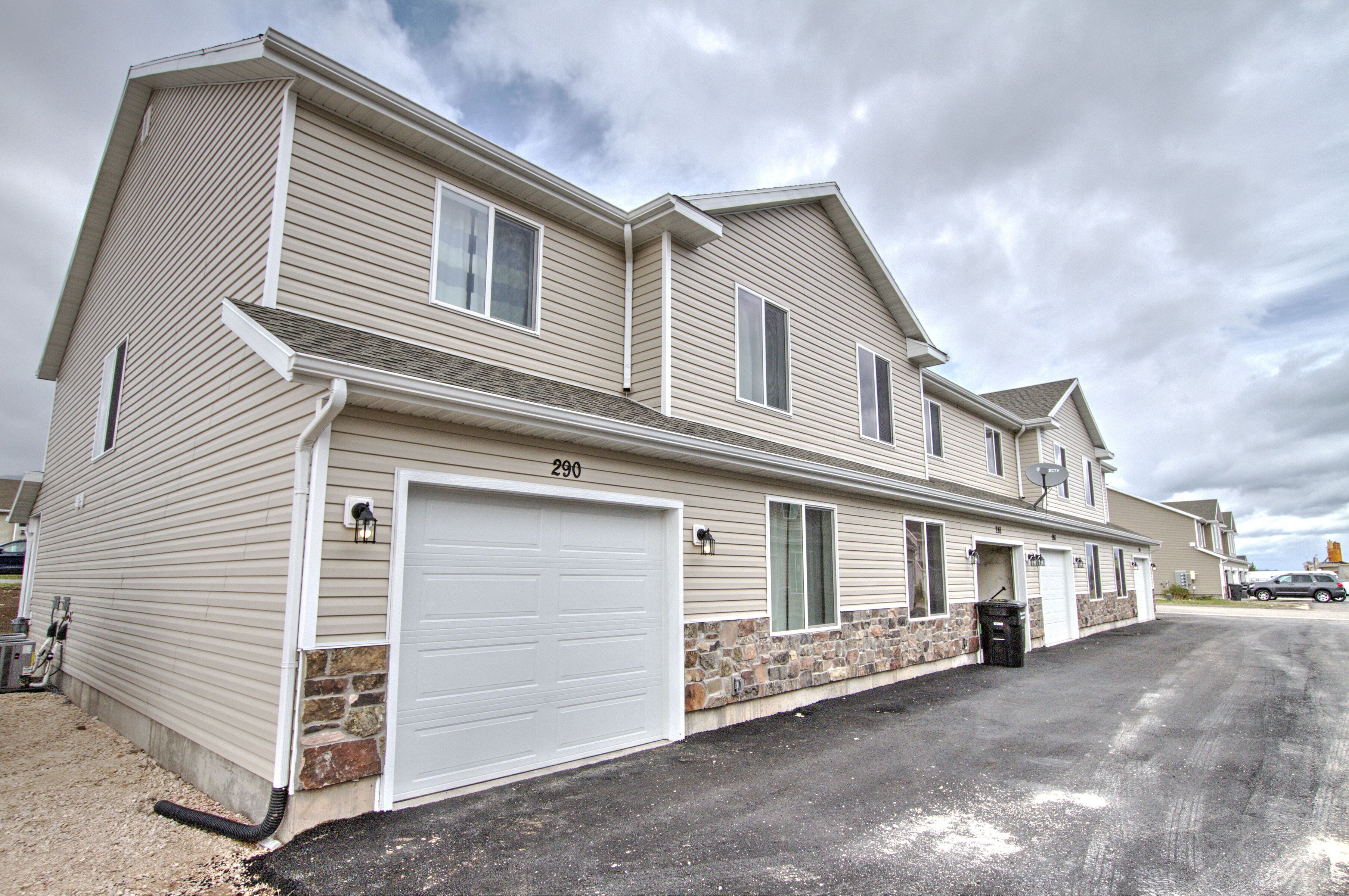 290 - Bear Lake Escapes. Newly Finished 4bdrm 3bthrm Townhome! BLE 290