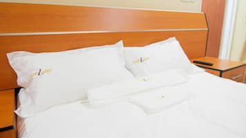 1 bedroom, desk, laptop workspace, free WiFi