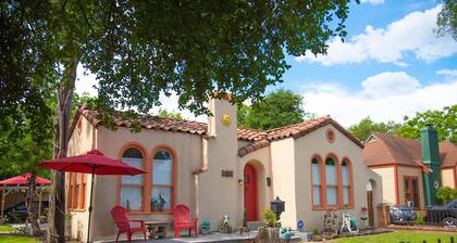 Historic 1927 Spanish Casita Minutes from our famous DT destinations.