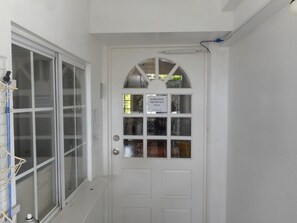 Entrada al alojamiento