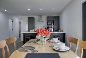 Dining - Twin Camellias - Redwoods, Modern, Sleeps 6 (Rotorua)