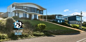 Exterior - 8 Neighbour Ave, Goolwa - Architect Designed Spectacular Beach House with Sweeping Views (Goolwa Beach)