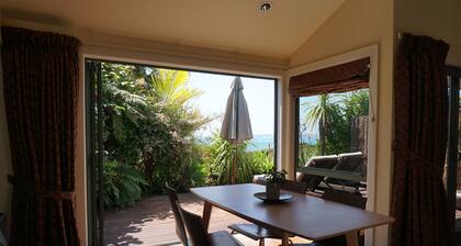 Ahi Apartment with Tasman Sea views